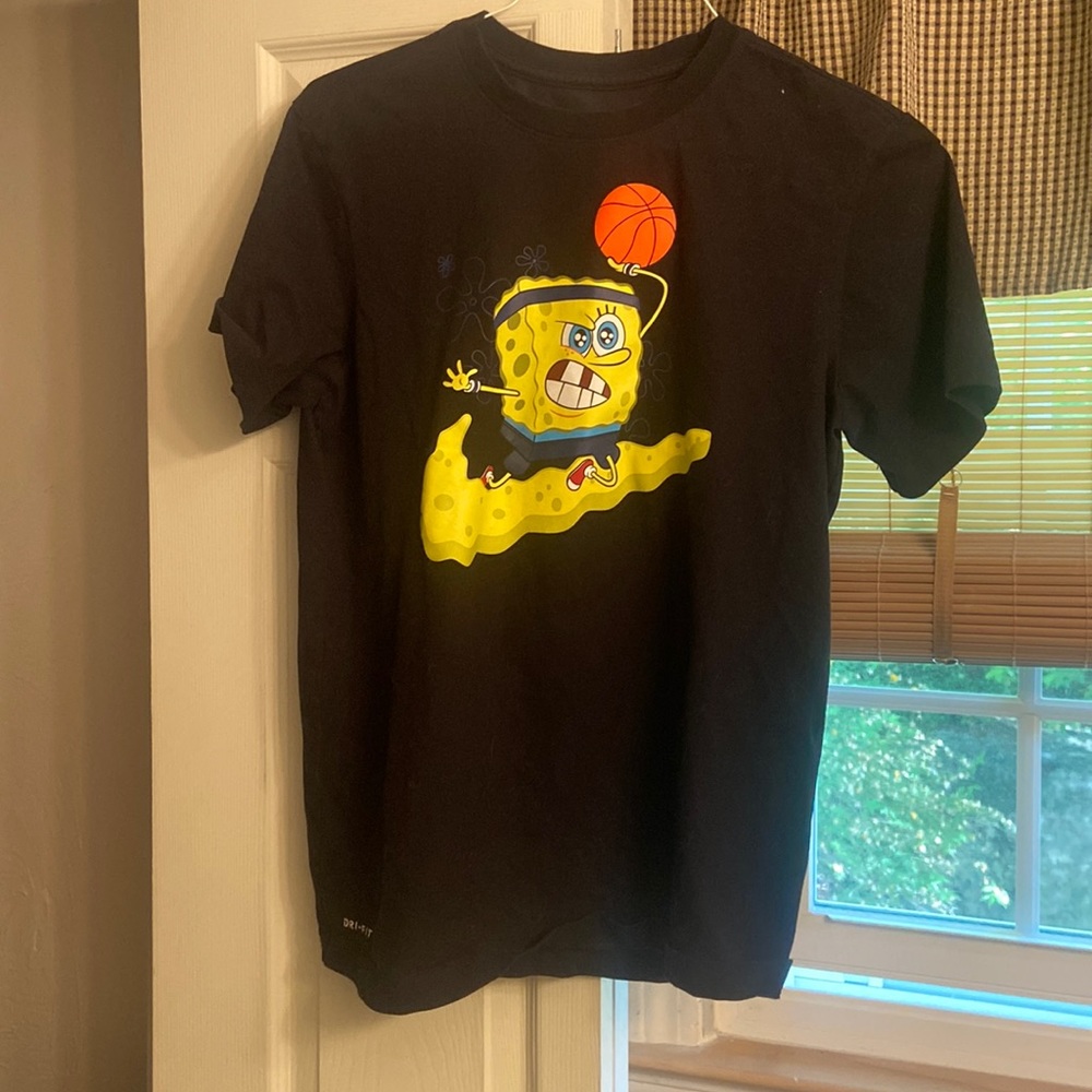 Nike Kyrie Irving SpongeBob tee shirt size medium